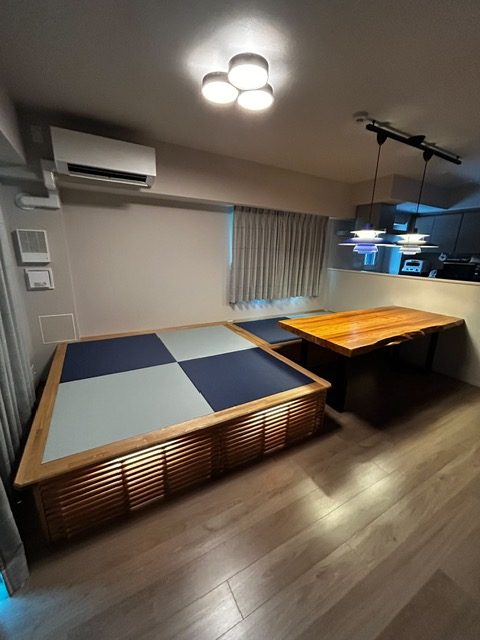 後付け 収納 小上がり ヌック 収納 おしゃれ デザイン 畳ベッド 飛騨フォレスト 畳ヶ丘 オーダー 日本製 ヘリ無し畳 ダイケン オイル仕上げ 図面 壁3面 青磁色 藍色 格子 LED照明  