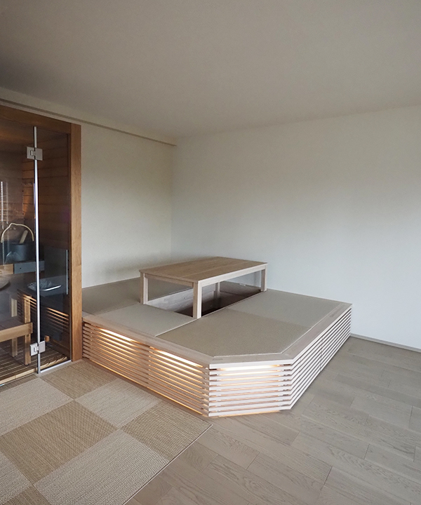 後付け 収納 小上がり ヌック 収納 おしゃれ デザイン 畳ベッド 飛騨フォレスト 畳ヶ丘 オーダー 日本製 ヘリ無し畳 ダイケン オイル仕上げ 図面 壁3面 灰桜色 格子 ホワイト