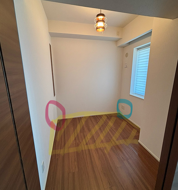 後付け 収納 小上がり ヌック 収納 おしゃれ デザイン 畳ベッド 飛騨フォレスト 畳ヶ丘 オーダー 日本製 ヘリ無し畳 ダイケン ウレタン仕上げ 図面 壁4面 灰桜色 格子 ブラウン