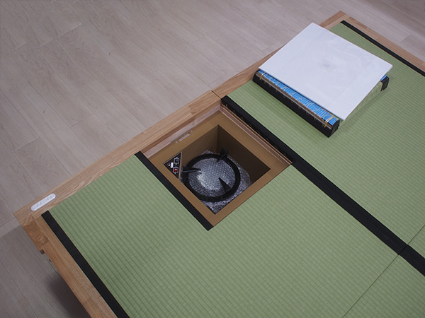 後付け 収納 小上がり ヌック 収納 おしゃれ デザイン 畳ベッド 飛騨フォレスト 畳ヶ丘 オーダー 日本製 ヘリ付き畳 ダイケン オイル仕上げ 図面 壁3面 銀白色 炉縁 炉壇 茶道 お茶 電気炉